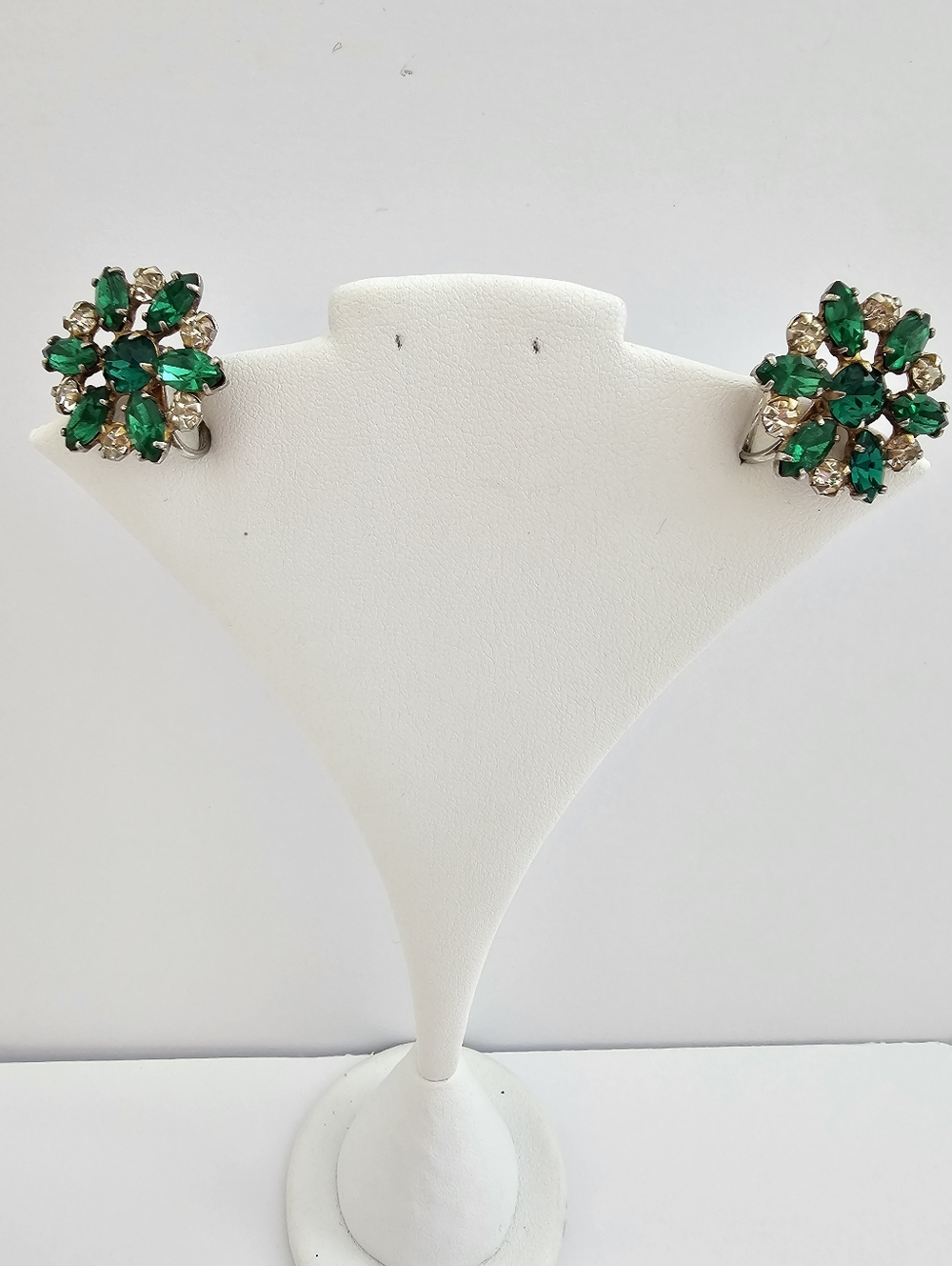 Vintage 1940s Emerald Green & Clear Rhinestone Sunburst Screw-Back Earrings
